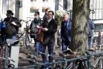 Amsterdam 1 april 2019
Thierry Baudet met â€¦. op straat in Amsterdam.