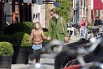 Amsterdam 14 april 2019
Thijs Romer met zijn dochter Sammie op de pc hooftstraat.