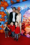 Amsterdam 7 april 2019
Premiere wonderpark in pathe arena. Tim Douwsma met vriendin en kleine kindeen van vrienden