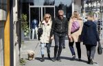 Amsterdam 11 april 2019
Wendy v Dijk met haar man Erland Galjaard en hun hondje in Amsterdam zuid.