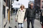 Amsterdam 11 april 2019
Wendy v Dijk met haar man Erland Galjaard en hun hondje in Amsterdam zuid.