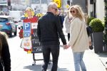 Amsterdam 11 april 2019
Wendy v Dijk met haar man Erland Galjaard en hun hondje in Amsterdam zuid.
