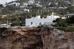 Ibiza 4 mei 2019
Het huis van Wesley Sneijder en Yolanthe Sneijder Cabau aan de baai van Cala Tarida op ibiza.
