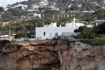 Ibiza 4 mei 2019
Het huis van Wesley Sneijder en Yolanthe Sneijder Cabau aan de baai van Cala Tarida op ibiza.