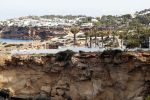 Ibiza 4 mei 2019
Het huis van Wesley Sneijder en Yolanthe Sneijder Cabau aan de baai van Cala Tarida op ibiza.
