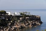 Ibiza 4 mei 2019
Het huis van Wesley Sneijder en Yolanthe Sneijder Cabau aan de baai van Cala Tarida op ibiza.
