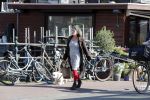 Amsterdam 1 april 2019
Yvonne Kroonenberg wandelen met haar hondje op de utrechtsestraat.