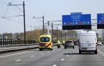 Amsterdam 20 april 2020
Ambulance met politiebegeleiding op A10