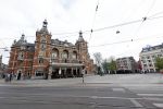 Amsterdam 26 april 2020
Amsterdam is uitgestorven in corona tijd. Bij het paleis op de Dam het Rijksmuseum de grachten de leidsestraat Leidseplein Rembrandtplein etc lopen bijna geen mensen. Stadsschouwburg