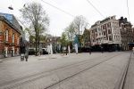 Amsterdam 26 april 2020
Amsterdam is uitgestorven in corona tijd. Bij het paleis op de Dam het Rijksmuseum de grachten de leidsestraat Leidseplein Rembrandtplein etc lopen bijna geen mensen.