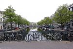 Amsterdam 26 april 2020
Amsterdam is uitgestorven in corona tijd. Bij het paleis op de Dam het Rijksmuseum de grachten de leidsestraat Leidseplein Rembrandtplein etc lopen bijna geen mensen.