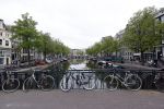 Amsterdam 26 april 2020
Amsterdam is uitgestorven in corona tijd. Bij het paleis op de Dam het Rijksmuseum de grachten de leidsestraat Leidseplein Rembrandtplein etc lopen bijna geen mensen.