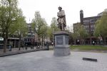 Amsterdam 26 april 2020
Amsterdam is uitgestorven in corona tijd. Bij het paleis op de Dam het Rijksmuseum de grachten de leidsestraat Leidseplein Rembrandtplein etc lopen bijna geen mensen.