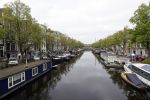 Amsterdam 26 april 2020
Amsterdam is uitgestorven in corona tijd. Bij het paleis op de Dam het Rijksmuseum de grachten de leidsestraat Leidseplein Rembrandtplein etc lopen bijna geen mensen.