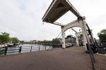 Amsterdam 26 april 2020
Amsterdam is uitgestorven in corona tijd. Bij het paleis op de Dam het Rijksmuseum de grachten de leidsestraat Leidseplein Rembrandtplein etc lopen bijna geen mensen.