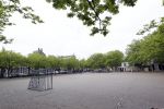 Amsterdam 26 april 2020
Amsterdam is uitgestorven in corona tijd. Bij het paleis op de Dam het Rijksmuseum de grachten de leidsestraat Leidseplein Rembrandtplein etc lopen bijna geen mensen.