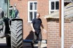 Oeffelt Boxmeer 22 april 2020
Boer Geert gaat op zijn verjaardag gewoon aan het werkt. Geert zit in Boer zoekt vouw.