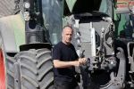Oeffelt Boxmeer 22 april 2020
Boer Geert gaat op zijn verjaardag gewoon aan het werkt. Geert zit in Boer zoekt vouw.