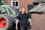Oeffelt Boxmeer 22 april 2020
Boer Geert gaat op zijn verjaardag gewoon aan het werkt. Geert zit in Boer zoekt vouw.