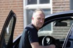 Oeffelt Boxmeer 22 april 2020
Boer Geert gaat op zijn verjaardag gewoon aan het werkt. Geert zit in Boer zoekt vouw.