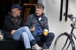 Amsterdam 24 april 2020
Boris Dittrich en zijn partner Jehoshua Rozenman srinken op straat een koffietje .