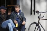 Amsterdam 24 april 2020
Boris Dittrich en zijn partner Jehoshua Rozenman srinken op straat een koffietje .