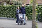 Amsterdam 25 april 2020
Eva Jinek en haar vriend Dexter v d Voorn aan het wandelen met hun zoontje