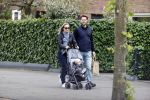 Amsterdam 25 april 2020
Eva Jinek en haar vriend Dexter v d Voorn aan het wandelen met hun zoontje