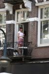 Amsterdam 23 april 2020
Felice Bakker op haar balkon in Amsterdam zuid