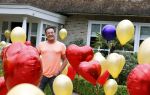 Aalsmeer 29 april 2020
Gerard Joling viert thuis zijn 60e verjaardag.