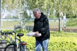 Lisse 20 april 2020
Harry Mens op de fiets bij zijn makelaarskantoor in Lisse.