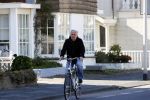 Noordwijk 20 april 2020
Harry mens op de fiets in het centrum van Noordwijk