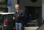 Amstelveen 15 april 2020
 Jan Dirk Paarlberg doet boodschappen op het gelderlandplein.
