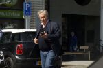 Amstelveen 15 april 2020
 Jan Dirk Paarlberg doet boodschappen op het gelderlandplein.