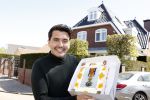 Volendam 24 april 2020
Jan Smit heeft een lintje / koninklijke onderscheiding gekregen.
