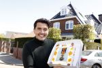 Volendam 24 april 2020
Jan Smit heeft een lintje / koninklijke onderscheiding gekregen.