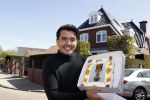 Volendam 24 april 2020
Jan Smit heeft een lintje / koninklijke onderscheiding gekregen.