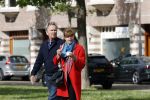 Amsterdam 25 april 2020
Tom Egbers en zijn  vrouw Janke Dekker halen samen een ijsje op de beethovenstraat