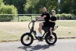 Amsterdam 24 april 2020
Johnny Heitinga en zijn zoon Lennox op een stoere coole electrische fiets , de doppio
