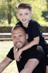 Amsterdam 24 april 2020
Johnny Heitinga en zijn zoon Lennox op een stoere coole electrische fiets , de doppio