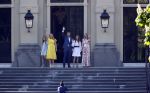 Den Haag 27 april 2020
ivm het corona virus is koningsdag in Maastricht afgelast en vieren Koning Willem Alexander Koningin Maxim en hun dochter prinses Amalia en Ariane de verjaardag van WA op paleis huis ten Bosch.