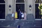 Den Haag 27 april 2020
ivm het corona virus is koningsdag in Maastricht afgelast en vieren Koning Willem Alexander Koningin Maxim en hun dochter prinses Amalia en Ariane de verjaardag van WA op paleis huis ten Bosch.