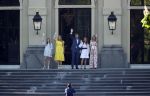 Den Haag 27 april 2020
ivm het corona virus is koningsdag in Maastricht afgelast en vieren Koning Willem Alexander Koningin Maxim en hun dochter prinses Amalia en Ariane de verjaardag van WA op paleis huis ten Bosch.