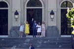 Den Haag 27 april 2020
ivm het corona virus is koningsdag in Maastricht afgelast en vieren Koning Willem Alexander Koningin Maxim en hun dochter prinses Amalia en Ariane de verjaardag van WA op paleis huis ten Bosch.