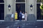 Den Haag 27 april 2020
ivm het corona virus is koningsdag in Maastricht afgelast en vieren Koning Willem Alexander Koningin Maxim en hun dochter prinses Amalia en Ariane de verjaardag van WA op paleis huis ten Bosch.