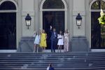Den Haag 27 april 2020
ivm het corona virus is koningsdag in Maastricht afgelast en vieren Koning Willem Alexander Koningin Maxim en hun dochter prinses Amalia en Ariane de verjaardag van WA op paleis huis ten Bosch.