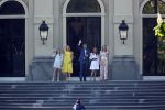 Den Haag 27 april 2020
ivm het corona virus is koningsdag in Maastricht afgelast en vieren Koning Willem Alexander Koningin Maxim en hun dochter prinses Amalia en Ariane de verjaardag van WA op paleis huis ten Bosch.