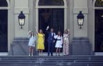 Den Haag 27 april 2020
ivm het corona virus is koningsdag in Maastricht afgelast en vieren Koning Willem Alexander Koningin Maxim en hun dochter prinses Amalia en Ariane de verjaardag van WA op paleis huis ten Bosch.