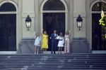 Den Haag 27 april 2020
ivm het corona virus is koningsdag in Maastricht afgelast en vieren Koning Willem Alexander Koningin Maxim en hun dochter prinses Amalia en Ariane de verjaardag van WA op paleis huis ten Bosch.