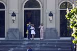 Den Haag 27 april 2020
ivm het corona virus is koningsdag in Maastricht afgelast en vieren Koning Willem Alexander Koningin Maxim en hun dochter prinses Amalia en Ariane de verjaardag van WA op paleis huis ten Bosch.